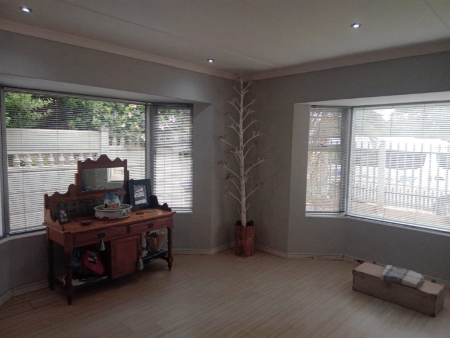 3 Bedroom Property for Sale in Wavecrest Eastern Cape